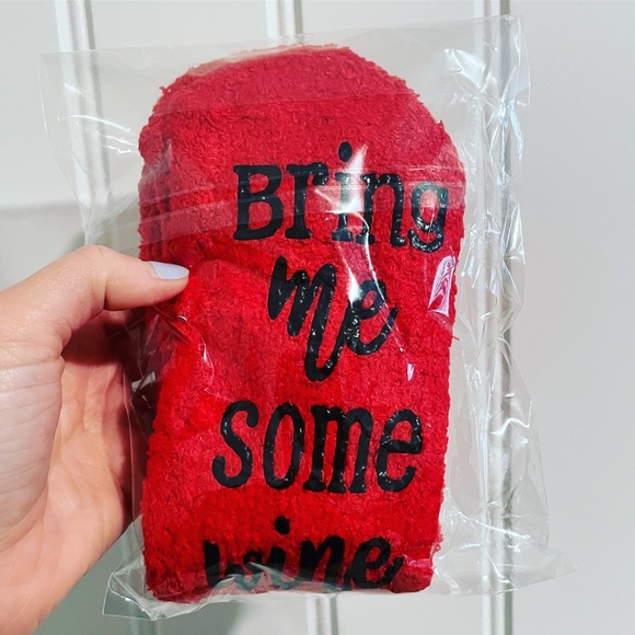 Red Furry Wine Socks NWT - Picture 2 of 3